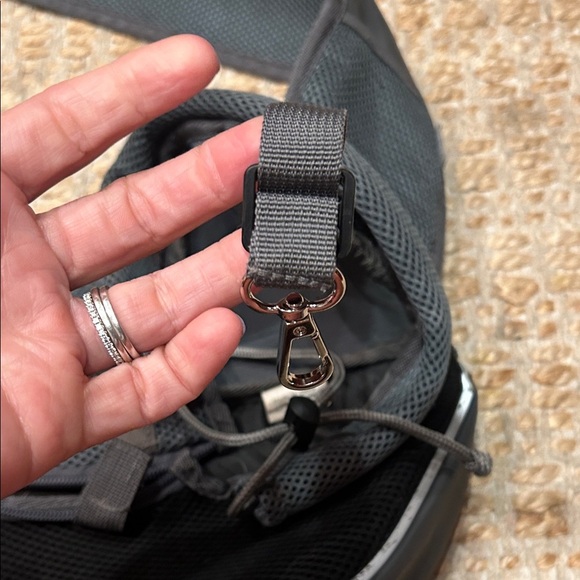 YUDODO Green and Gray Pet Carrier - Picture 9 of 11